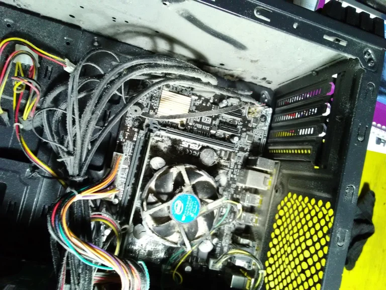 Instagram post from madpc.fr. This post is in position 13.